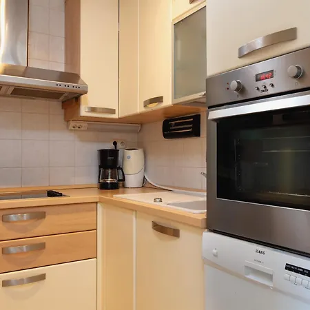 Maya פודסטראנה