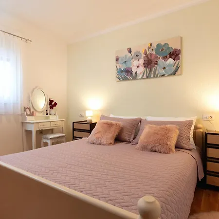 Maya Apartman *
