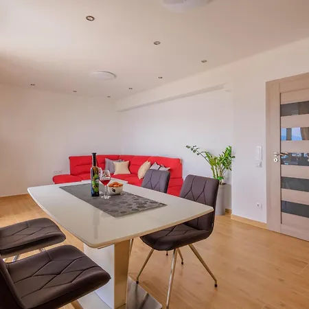 Maya Apartman Podstrana