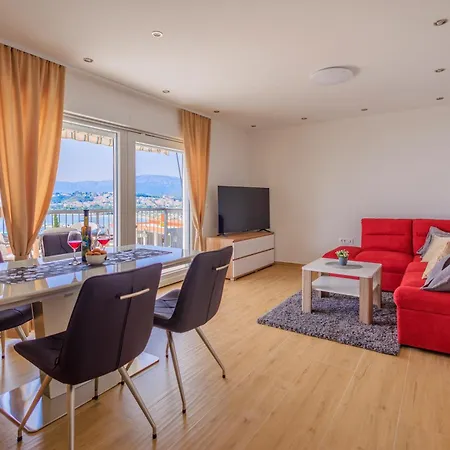 Maya Apartman *